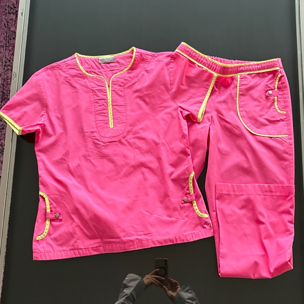 Set of Scrubs Unique Pink